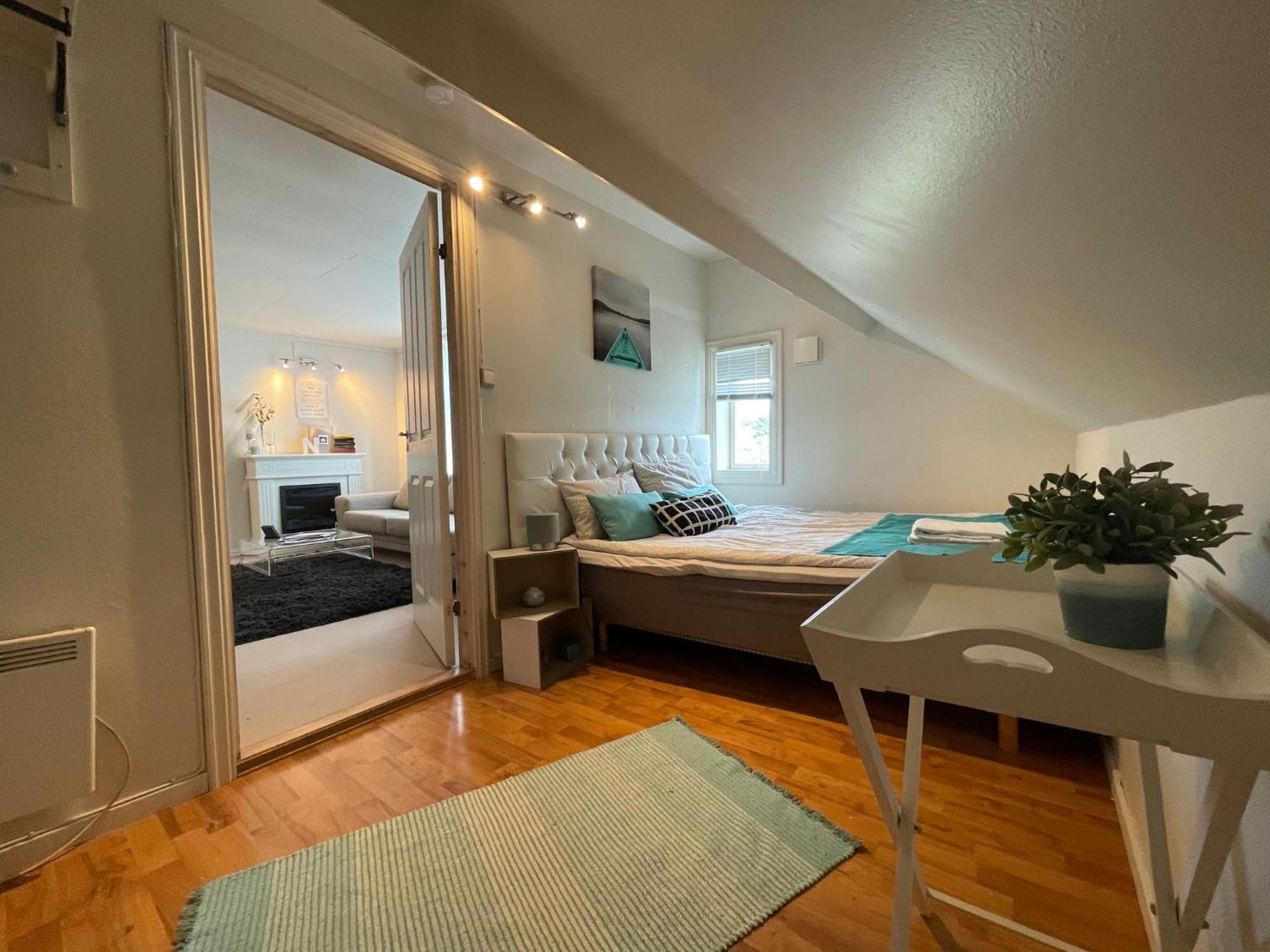 Nicolas 2 And Cozy 3 Apartment