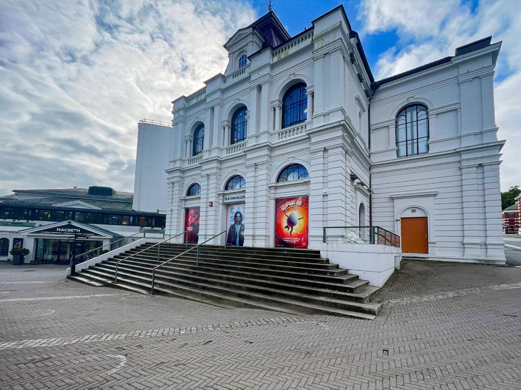 Nicolas 2 And Cozy 3 * Stavanger